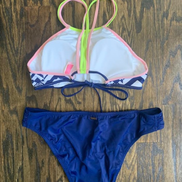 🆕 VS Geometric Bikini - Picture 3 of 12